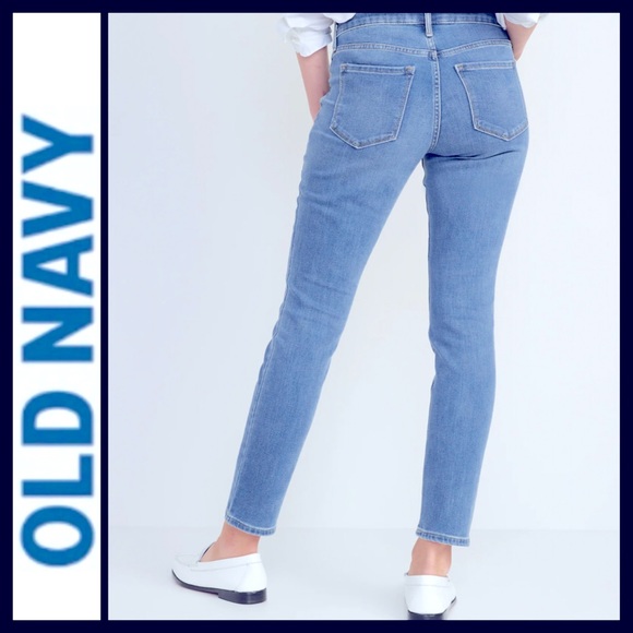 Old Navy “Best Seller” Power Straight Jeans - Picture 4 of 9